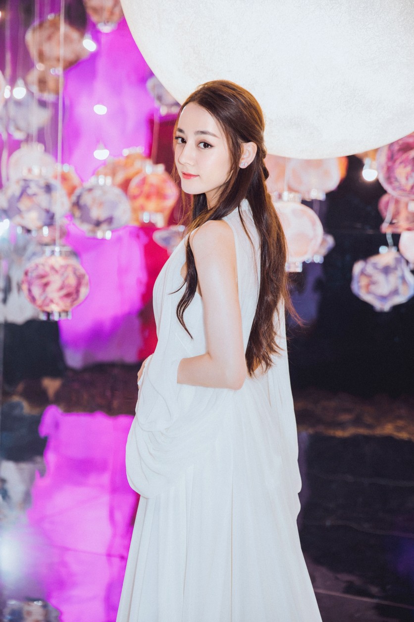 迪丽热巴我的美人儿心尖尖代言活动现场鸭