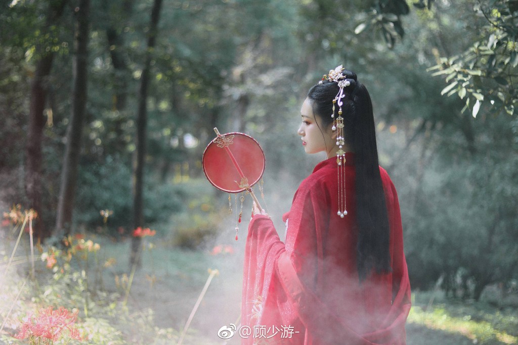 "出镜:客妹摄影/后期:@顾少游- #昆山约拍# #古风写真