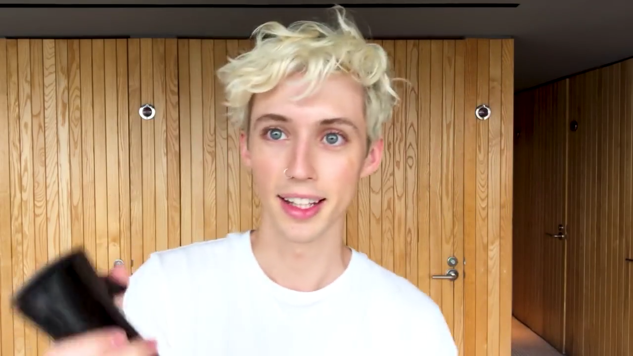 戳爷troye sivan 特洛耶希文 自截外网视频 化妆[杨晋戈]