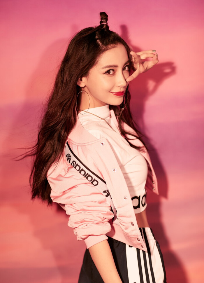angelababy 代言adidas orginals