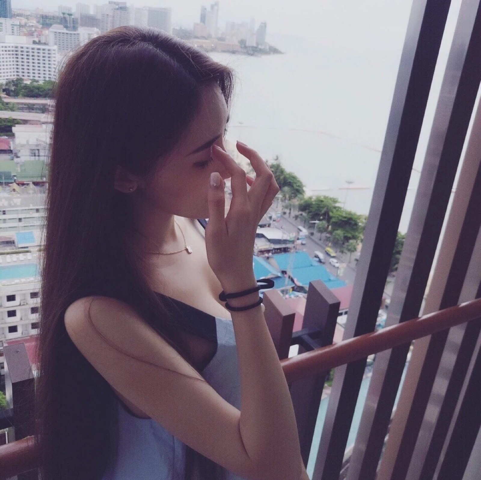 干净唯美美化清纯御姐个性背影侧面女头