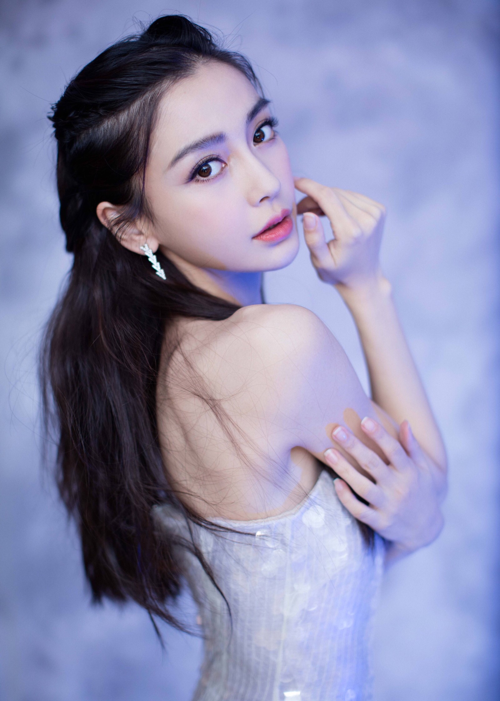 angelababy //181017 lux力士 沐浴露"小苍兰后花园