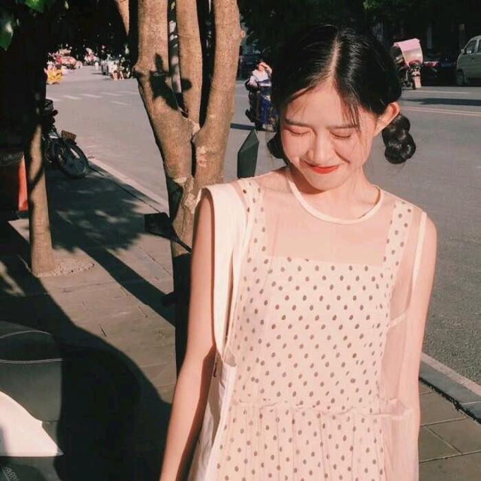 头像女孩笑容甜美