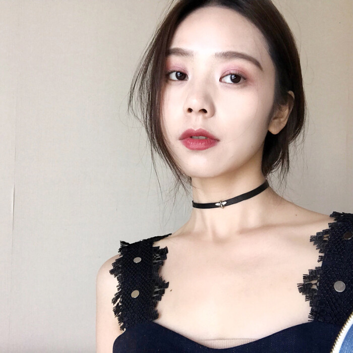 韩国小姐姐 女生头像 局部诱惑脖子锁骨