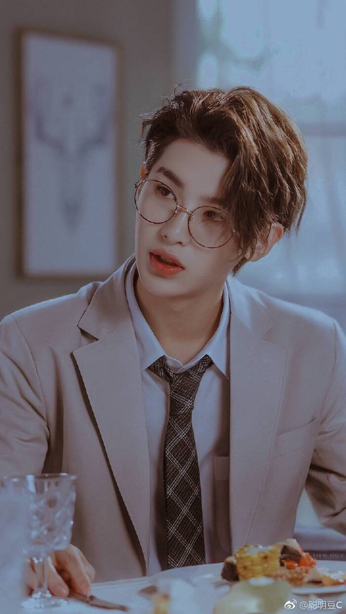 justin 黄明昊 富贵 帅