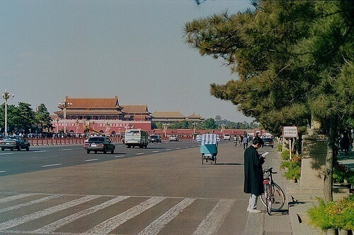 一个外国人1990年用胶片相机拍下的中国,好有年代感!