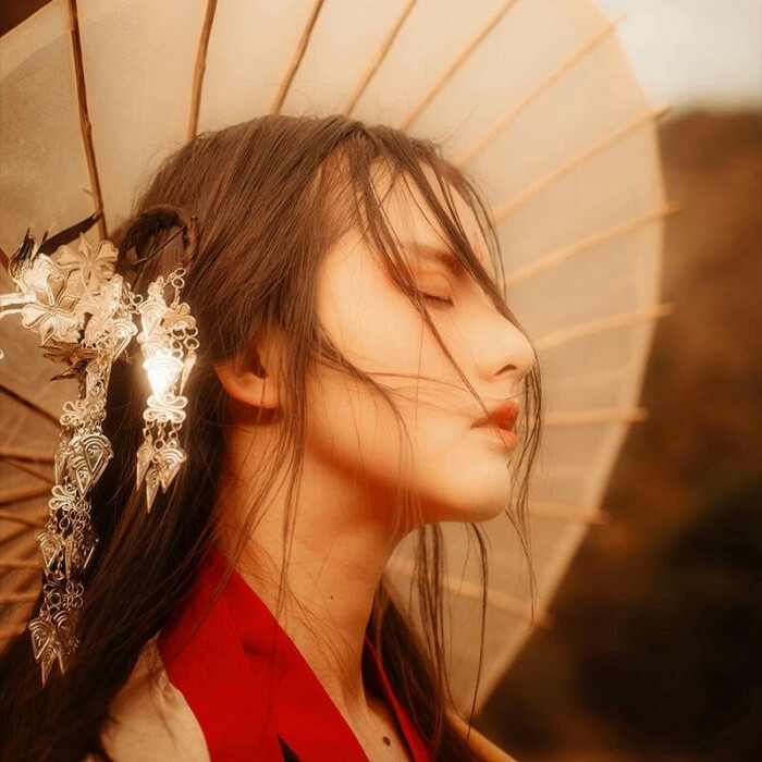 古风/真人/红衣/图源网络 侵删致歉