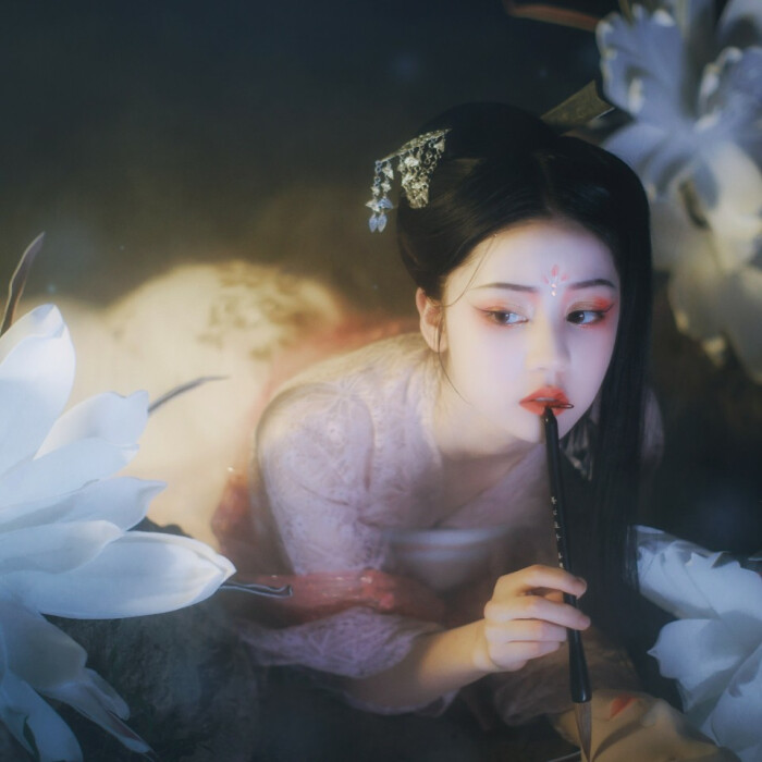 自截/古风女头/真人古风头像/标明堆糖苏醒.