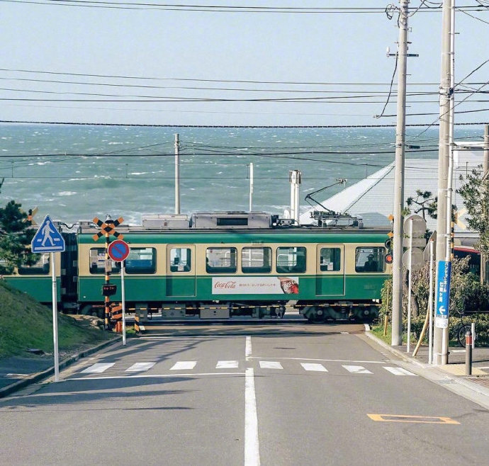 日本镰仓的海边风光,很美.想去那转转.