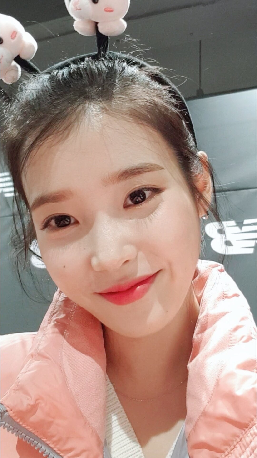 iu 李知恩 李智恩 181102 new balance代言签名会自拍