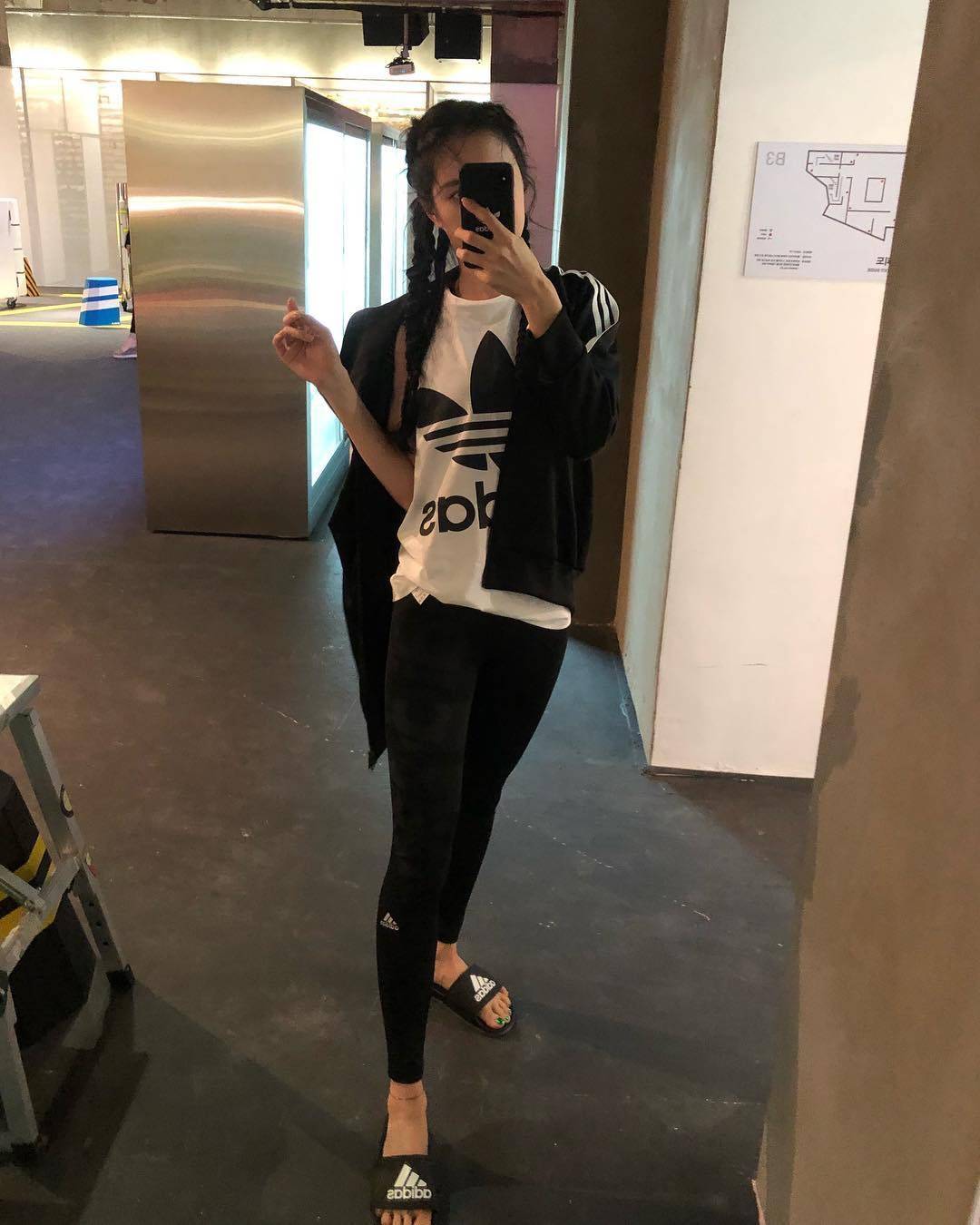 孙娜恩ins 这身材啊