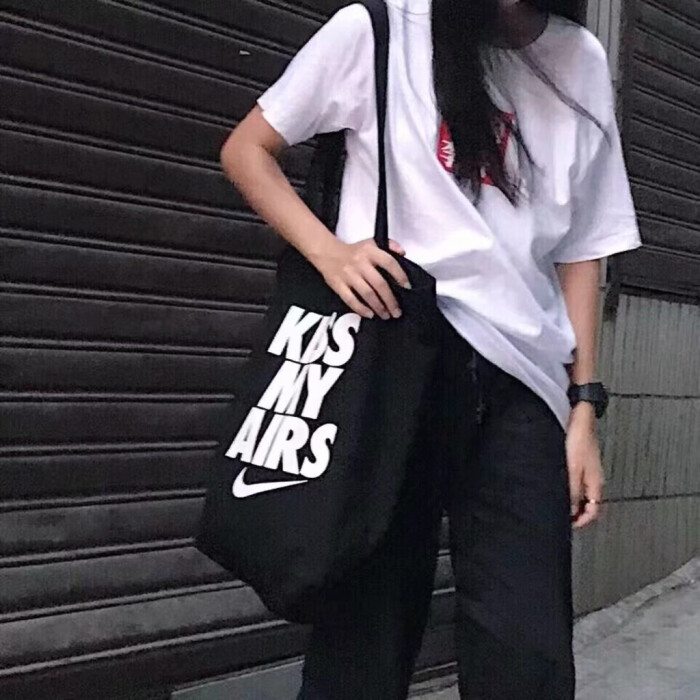 喜欢你的我少女心有一万吨女头/女生头像/性冷淡风/潮图/黑白