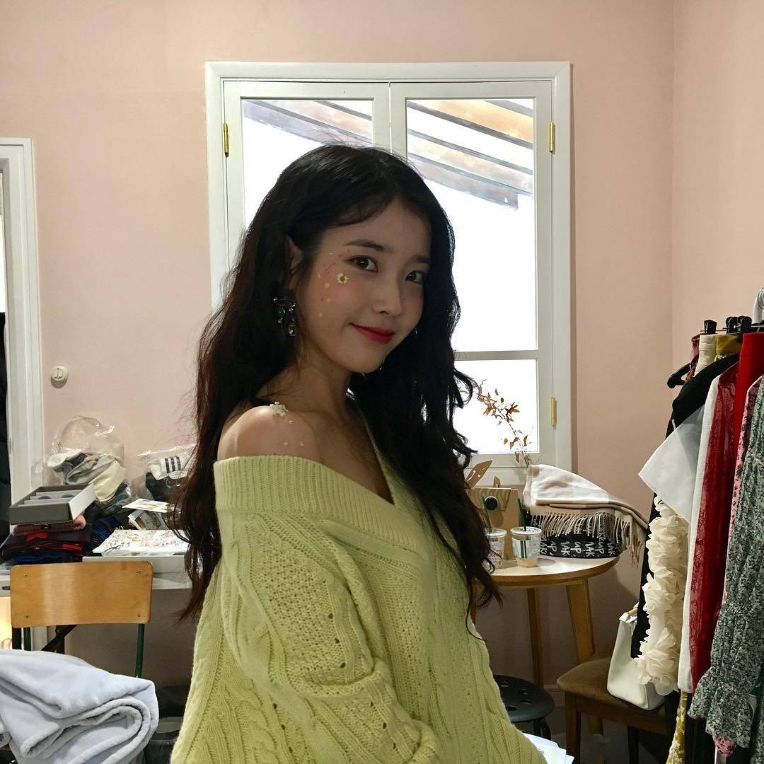 ins iu 头像