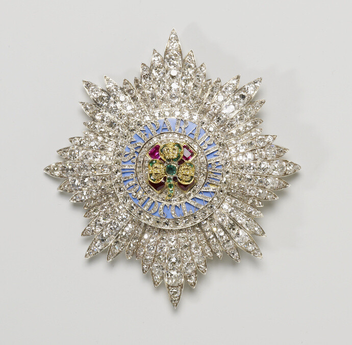 英国白金汉宫收藏的19世纪由维多利亚女王颁发授予的荣誉勋章:圣