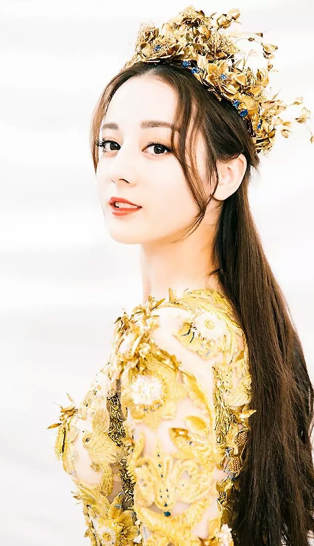 迪丽热巴 金鹰女神