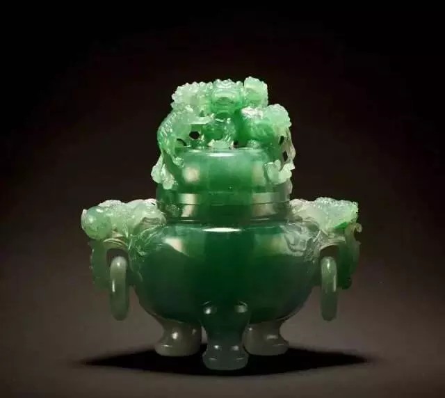 "清"光绪御制"翡翠九狮盖炉"——北京故宫博物院藏品