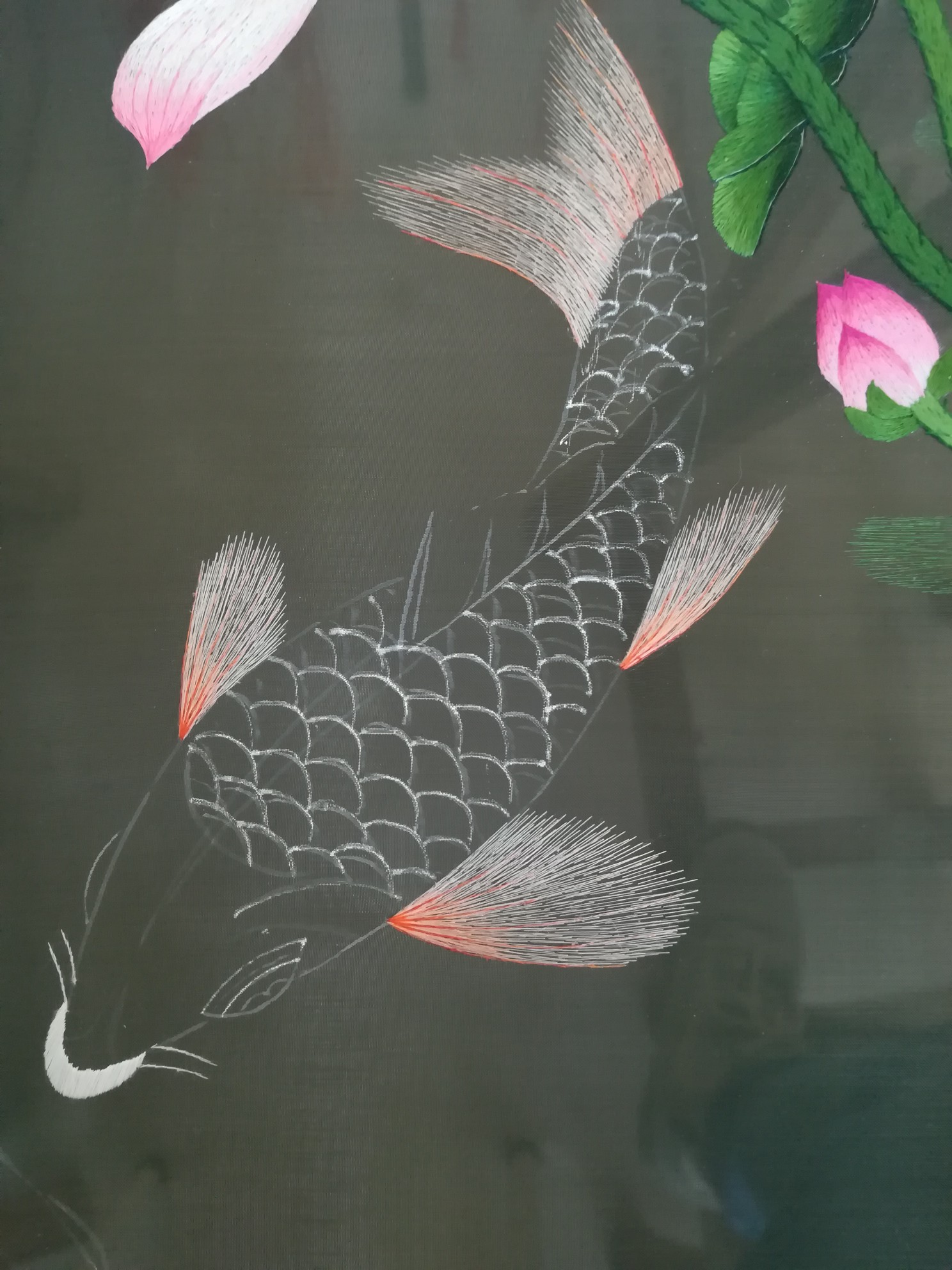 刺绣荷花鱼