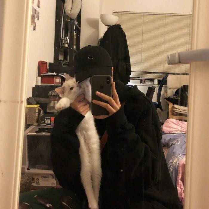抱猫女头鸭
