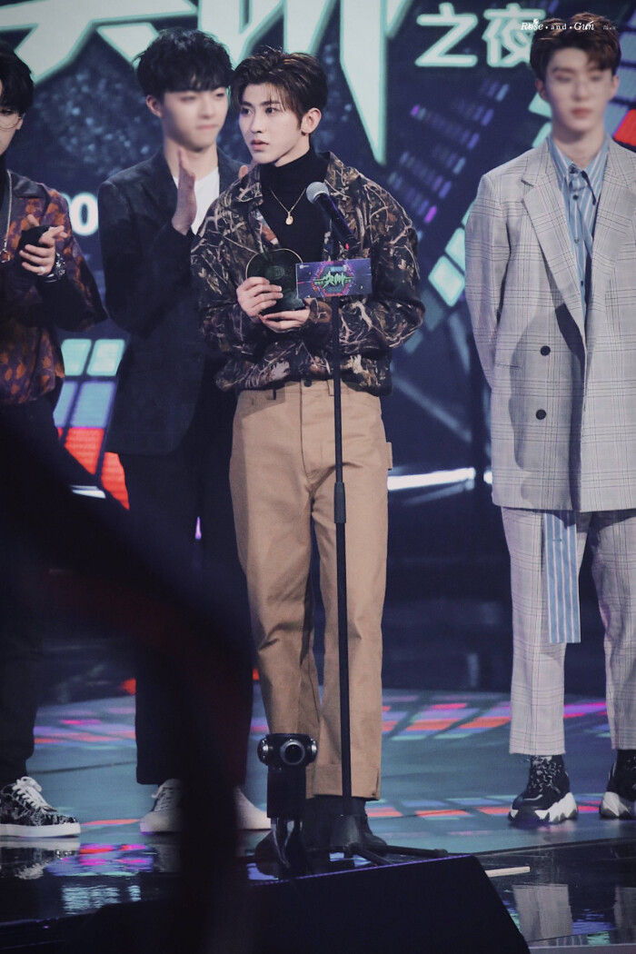 1 爱奇艺尖叫之夜 ninepercent 蔡徐坤