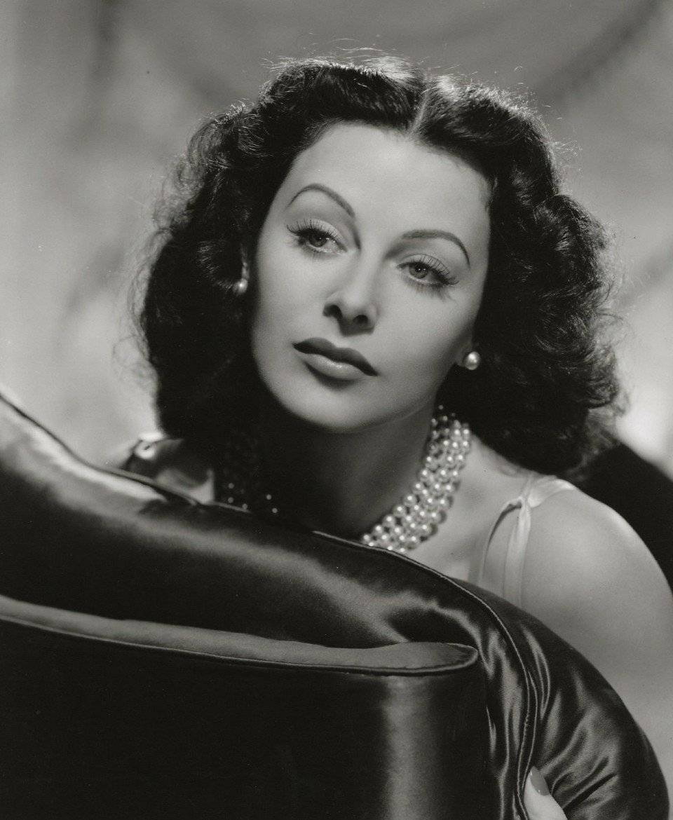 hedy lamarr in the heavenly body (1944)