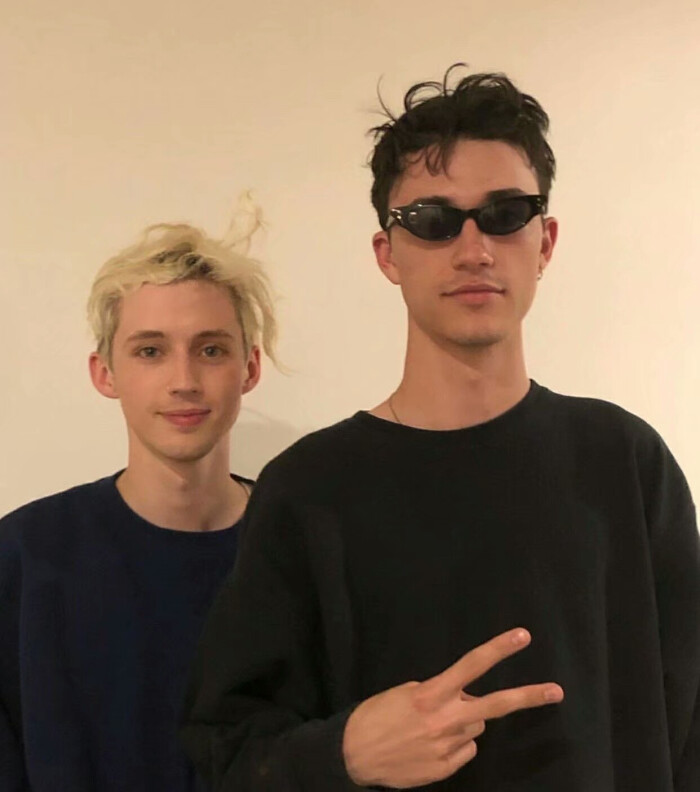 戳爷troye sivan 特洛耶希文 布布 jacob bixenman 雅各布 近期 自截