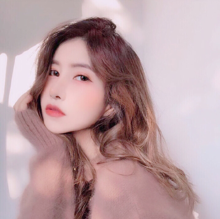 侧脸 阳光 御姐