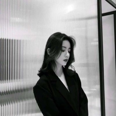 黑白女头