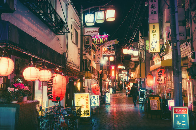 日本的巷子和香港的老街我觉得都是很容易自成风格的风景照.