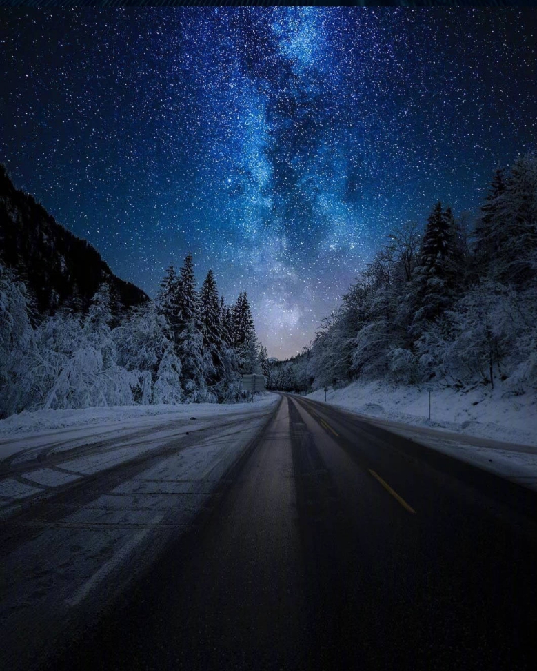挪威雪夜(图片来源微博)
