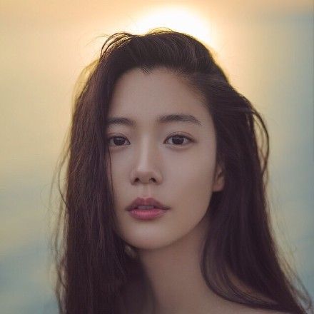 李成敏(clara), 1986年1月15日出生于瑞士,英国籍韩裔女演员.