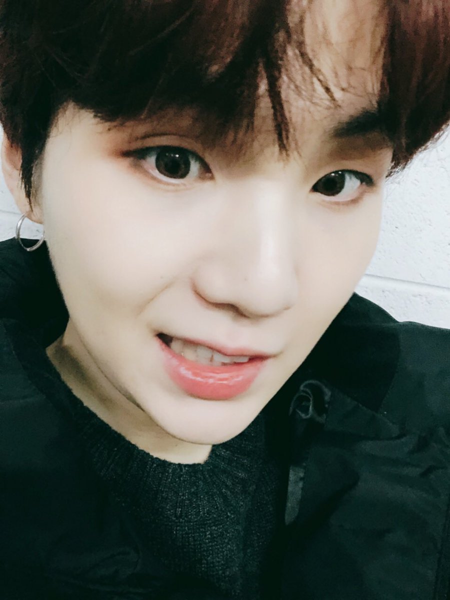 suga 闵玧其 bts 防弹少年团 20181225 "圣诞快乐吼吼吼(圣诞老爷爷