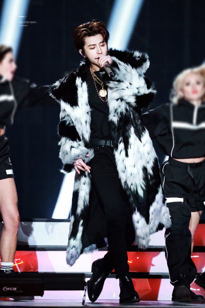 cr:breathtaking_蔡徐坤0802 20181230 浙江卫视领跑2019跨年演唱会