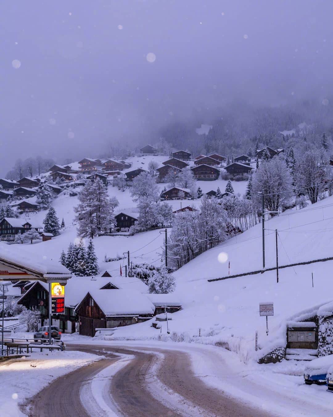 最美雪景照大赛#瑞士哪雪夜