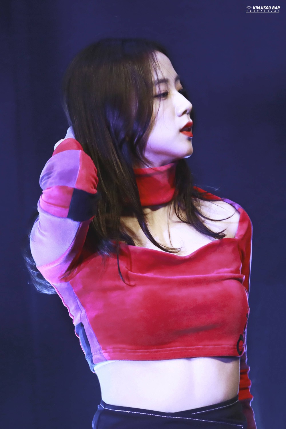 jisoo cr见logo