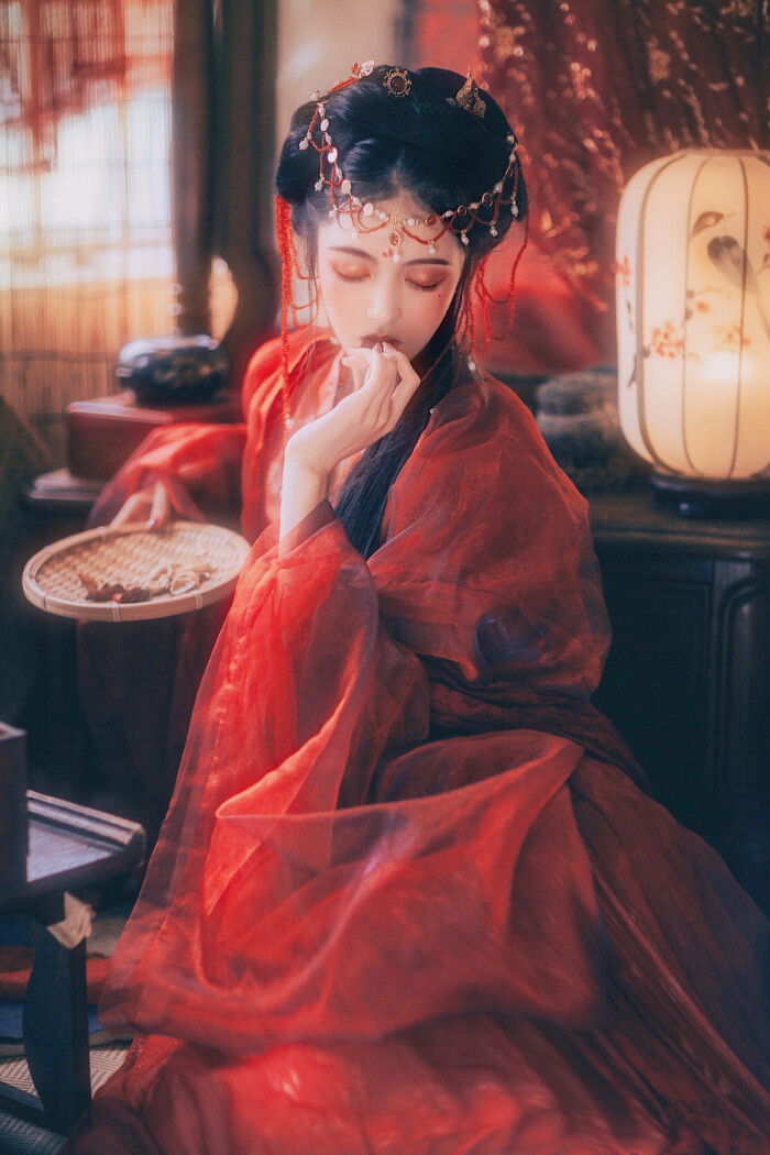 1月2日 8:56   关注  喜收藏 禁二传 写真 汉服 壁纸 红 古风女