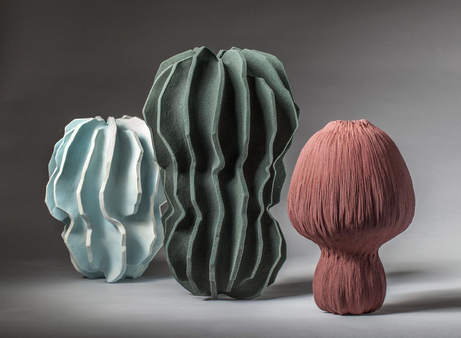 哥本哈根的艺术家turi heisselberg花了近二十年的时间创作陶瓷作品