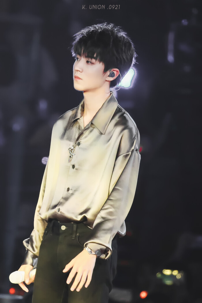 王俊凯参加2018.12.31湖南卫视跨年演唱会 c…