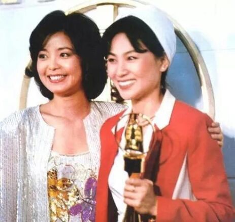 邓丽君 凤飞飞 1982年台湾金钟奖颁奖礼合影