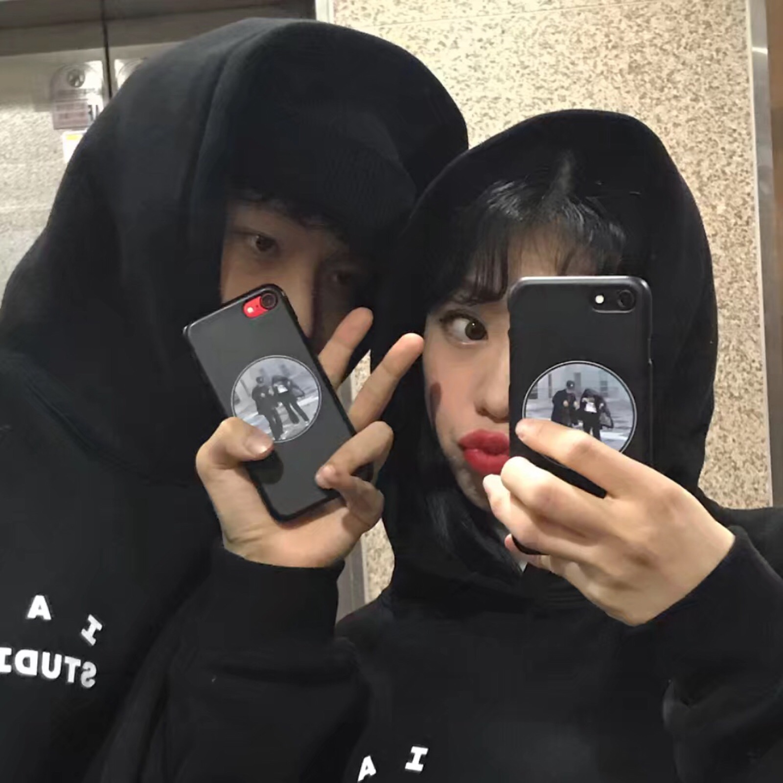 最近手头有点紧 哥哥的手可不可以借我牵一下