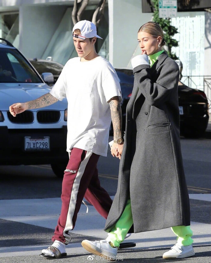 比伯颜值回春#justinbieberhaileybaldwin 两人日常出街,不同季节的