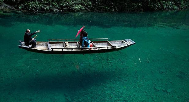 湖北恩施鹤峰屏山峡谷 ，清澈见底的河上，…-堆糖，美好生活研究所