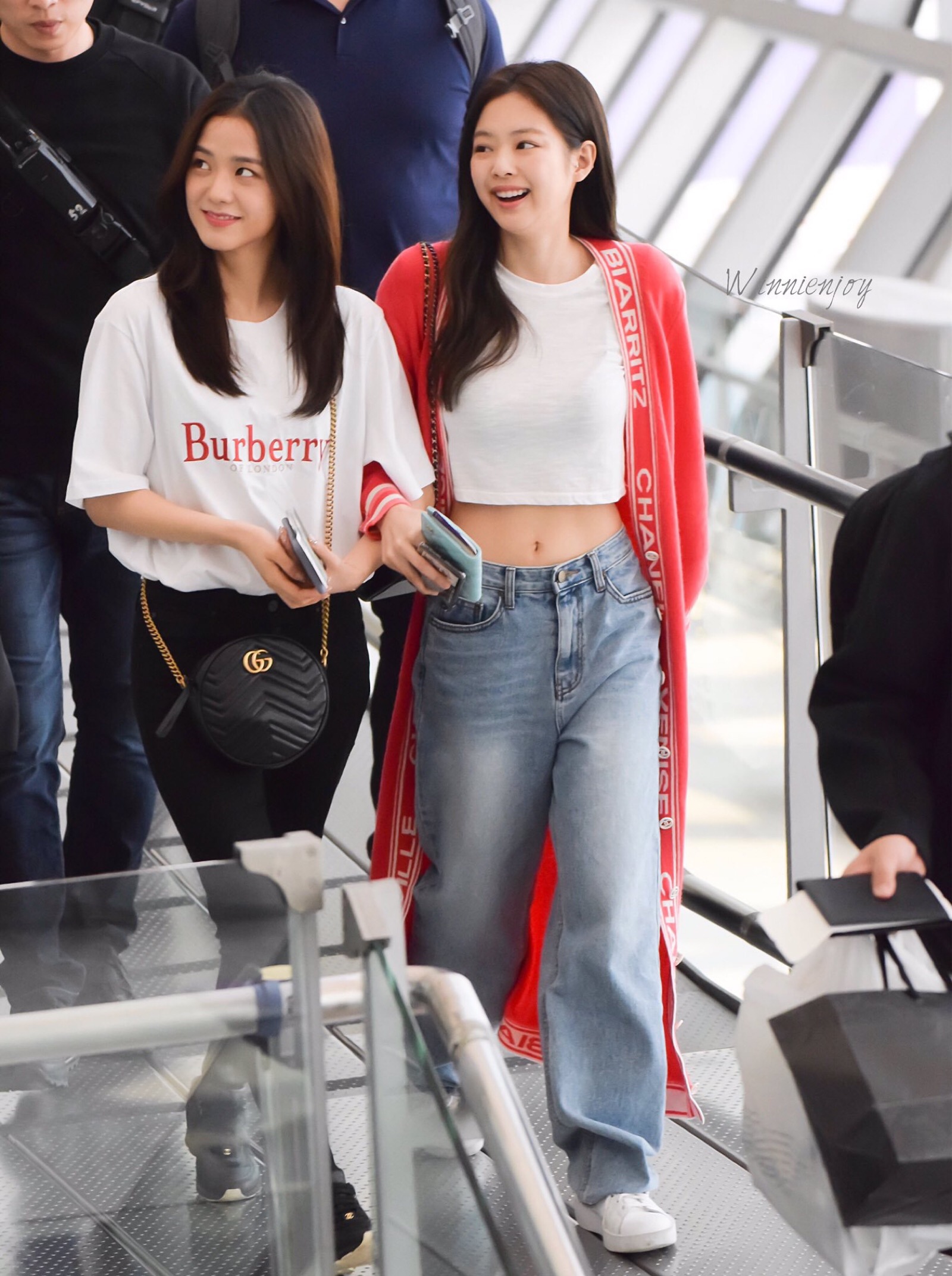 jennie & jisoo