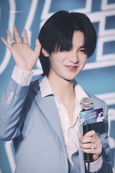 justin黄明昊