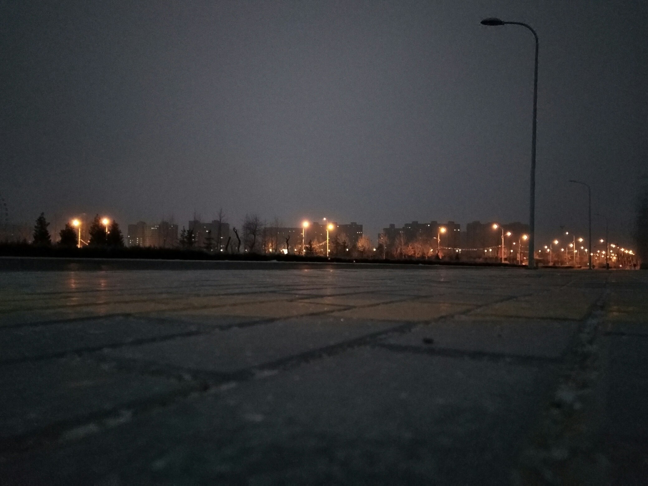 临晨六点的固原 夜景 无滤镜