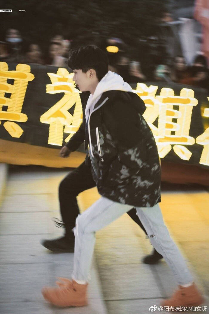 16岁的马嘉祺.