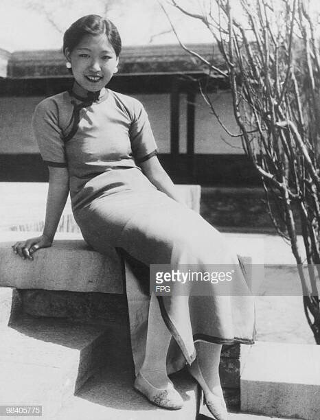 约1930年,穿旗袍的中国女子.