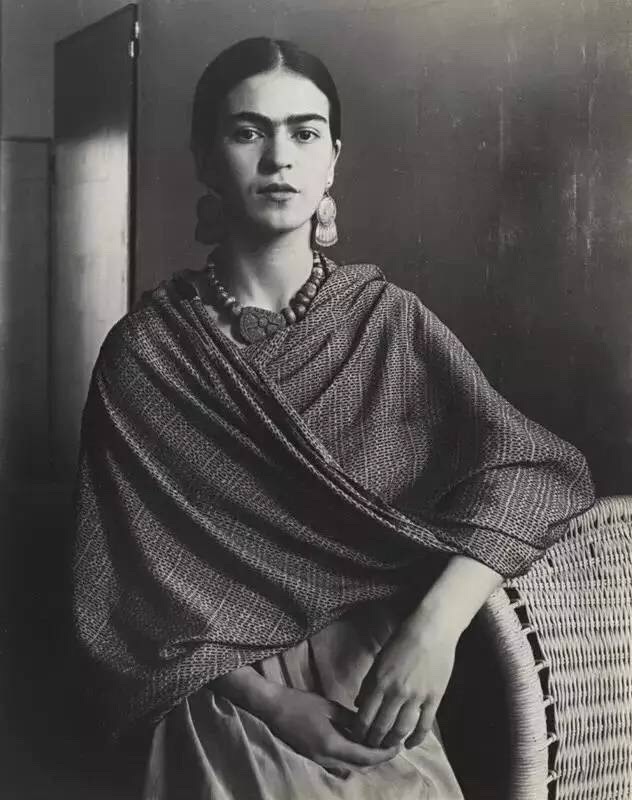 墨西哥女画家弗里达·卡罗(frida kahlo).