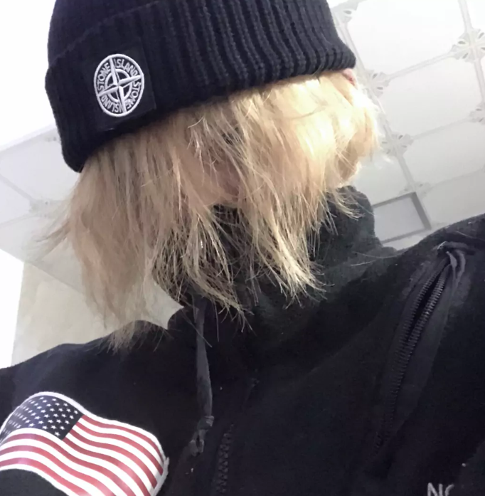 男头 冷色调男头 玩网头像 拿图点赞