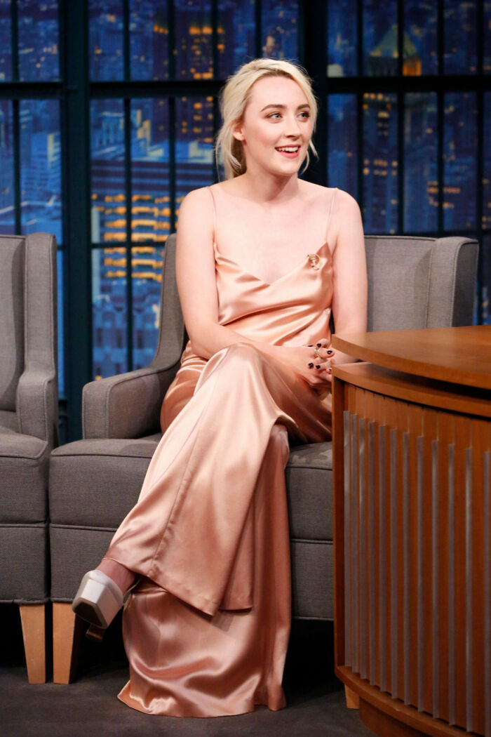 saoirseronan 2017/11/28 at late night with seth meyers in ny