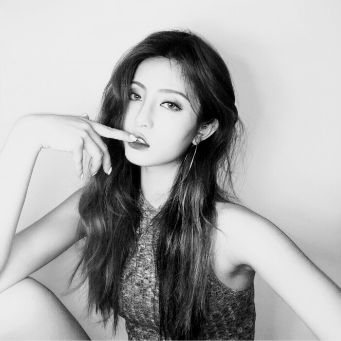 黑白御姐